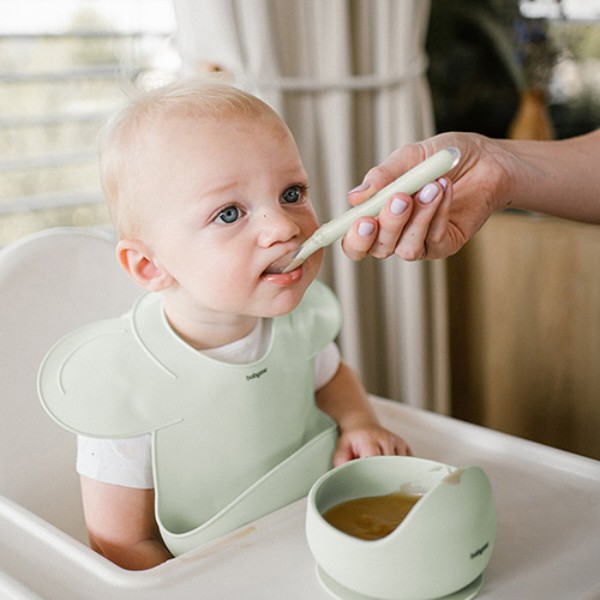 Фото - Тарілка для малюка BabyOno з присоскою Зелений (1481/03)