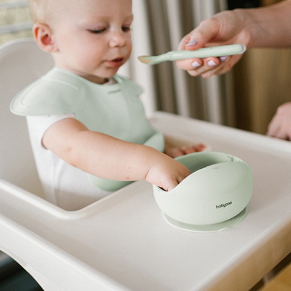 Фото - Тарілка для малюка BabyOno з присоскою Зелений (1481/03)