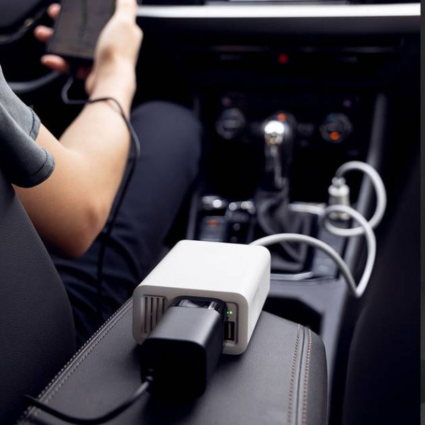 Фото - Інвертор автомобільний Lydsto Vehicle Inverter Standard White YM-CZNBQ01