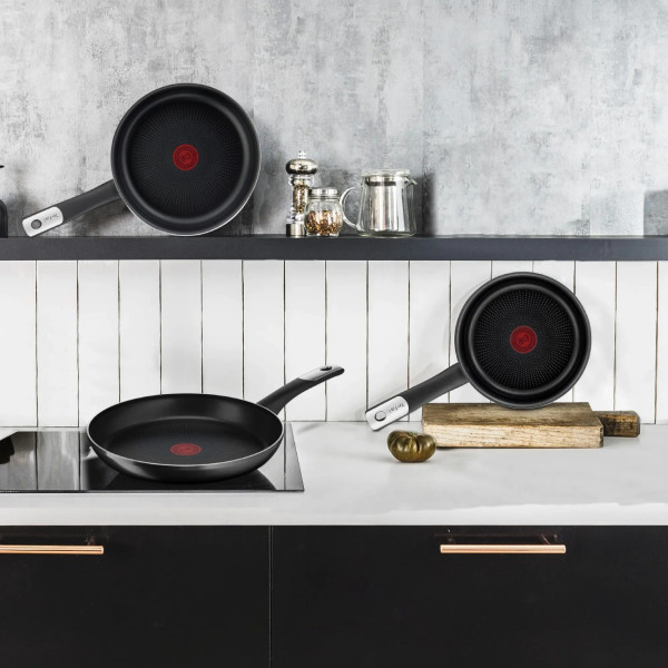 Фото - Сковорода универсальная Tefal C3880642 Hard Titanium Essential 28 см