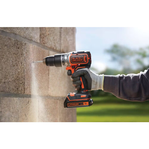 Фото - Дрель-шуруповерт Black&Decker BL188N