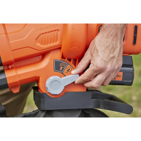 Фото - Садовий пилосос Black&Decker BCBLV3625L1