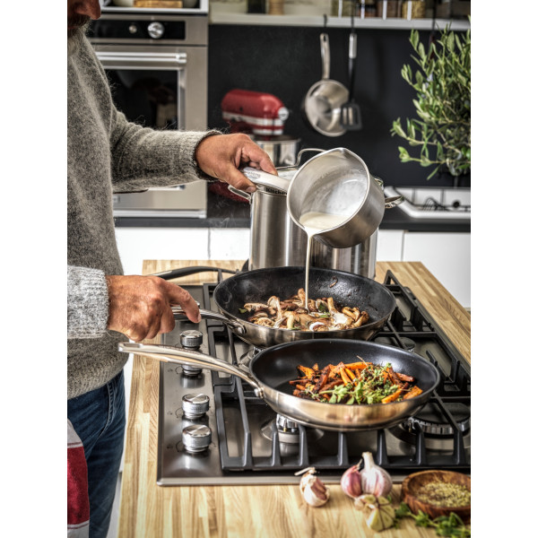Фото - Кастрюля KitchenAid Proline 5,7 л (CC001879-001)