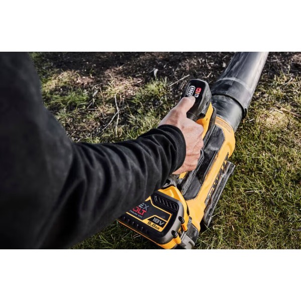 Фото - Повітродувка акумуляторна DeWALT DCMBL777X1