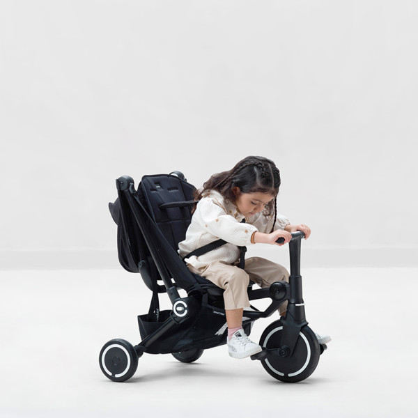 Фото - Триколісний велосипед smarTrike Traveler Black (5900800)