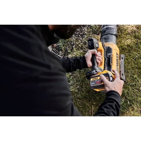 Фото - Повітродувка акумуляторна DeWALT DCMBL777N