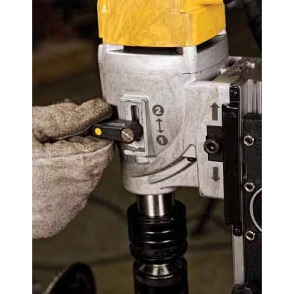 Фото - Станок DeWALT DWE1622K