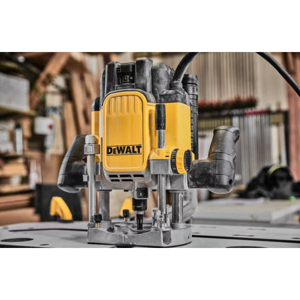 Фото - Фрезер DeWALT DWE625
