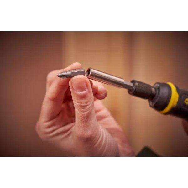 Фото - Аккумуляторная отвертка Stanley Fatmax "Power-Assist" (FMHT66719-0)