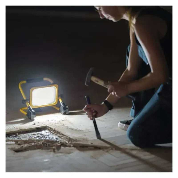 Фото - Світлодіодний прожектор EMOS ZS2822 20W 2000Lm 6500K Li-Ion 6600 mAг IP54