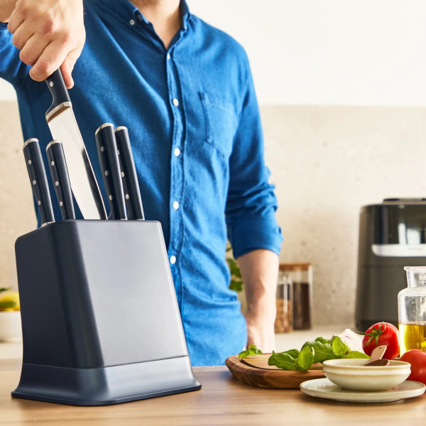 Фото - Набор ножей Tefal K297S644 EverSharp Pro 5 предметов + блок-точилка