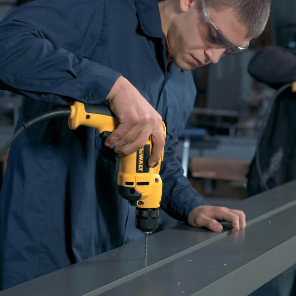 Фото - Електродриль DeWALT DWD112S