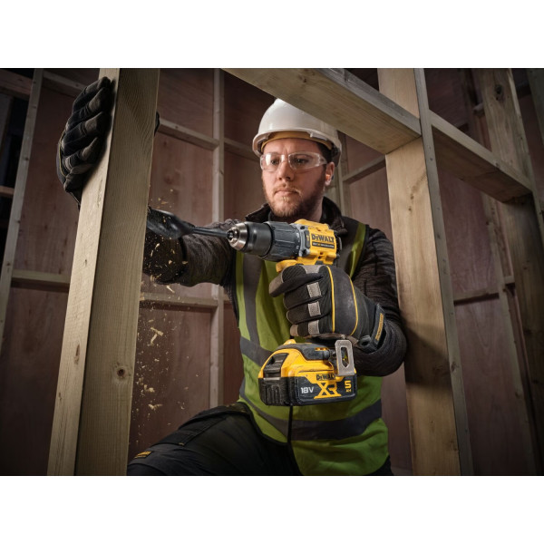 Фото - Дрель-шуруповерт DeWALT DCD799NT