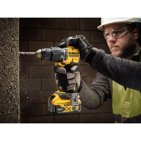 Фото - Дрель-шуруповерт DeWALT DCD799NT