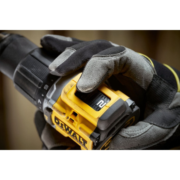 Фото - Дрель-шуруповерт DeWALT DCD799NT