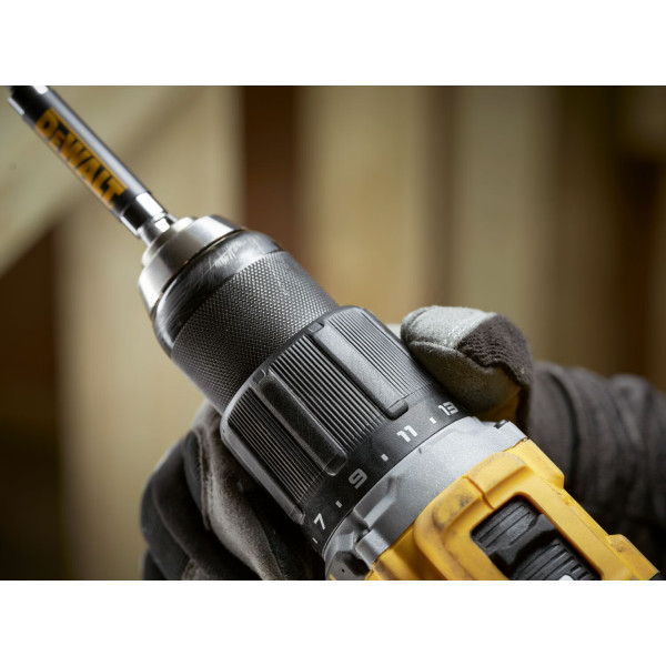 Фото - Дрель-шуруповерт DeWALT DCD799NT