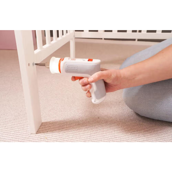 Фото - Акумуляторна викрутка Black&Decker BCRTA01