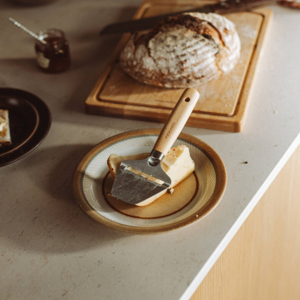 Фото - Ніж для сиру Fiskars Folken (1075681)