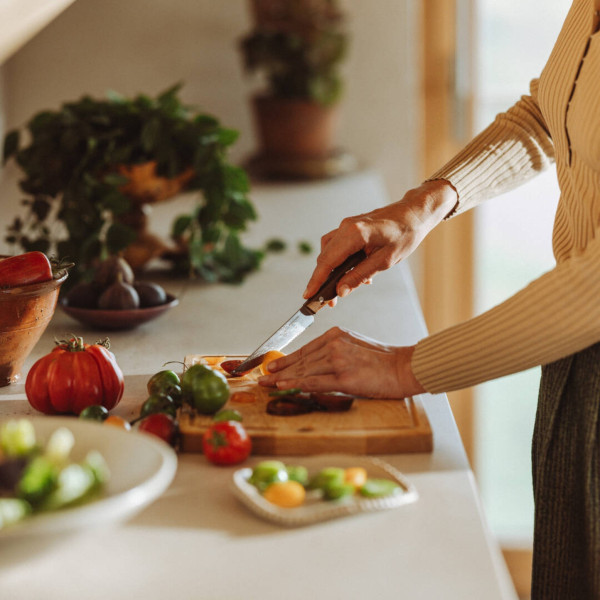 Фото - Ніж для томатів Fiskars Folken 12 см (1075692)