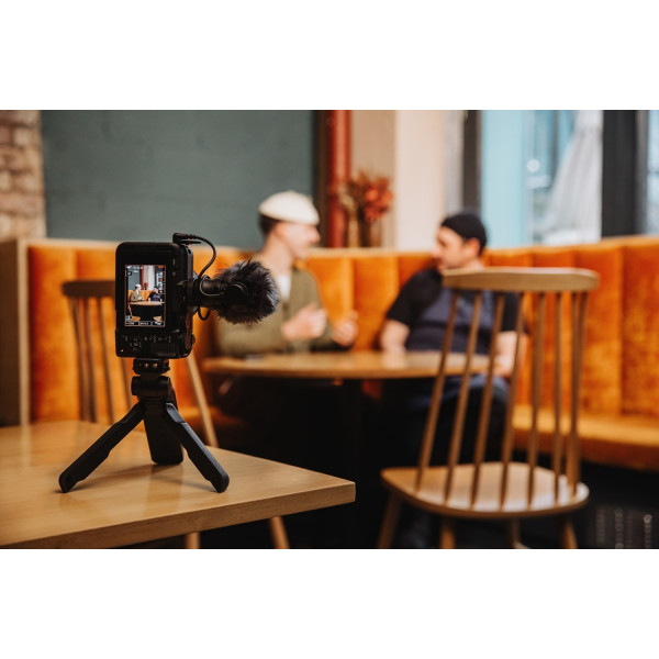 Фото - Фотокамера бездзеркальна Canon EOS R50 V RF-S 14-30 IS STM PZ Content Creator Kit (6895C030AA)