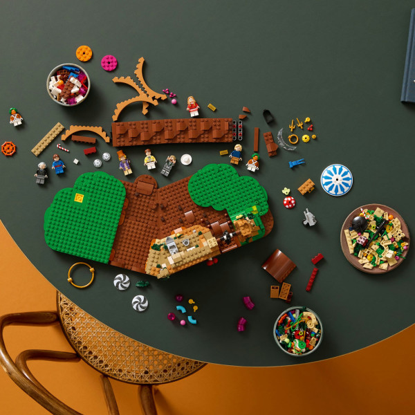 Фото - Конструктор LEGO Ideas Вилли Вонка и шоколадная фабрика (21360)
