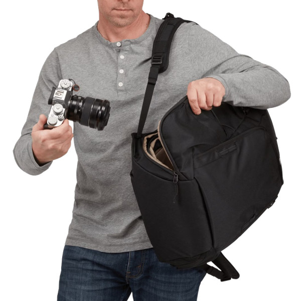 Фото - Рюкзак для компактної фотокамери Thule Covert DSLR Backpack 24L TCDK224 Black (3203906)