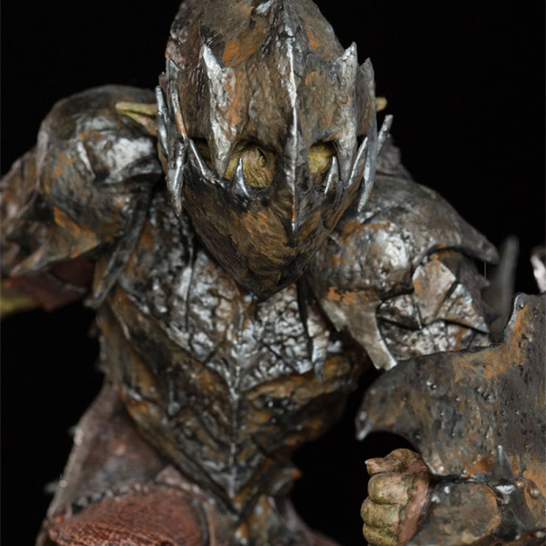 Фото - Колекційна фігурка Iron Studios LORD OF THE RINGS Armored Orc Art Scale 1/10 (WBLOR43021-10)