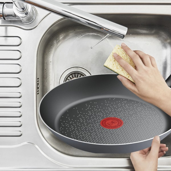 Фото - Набір сковорідок Tefal B9289402 Only Cook 20/24/28 см