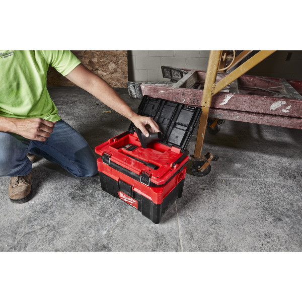 Фото - Пылесос моющий с контейнером Milwaukee M18 FPOVCL-0 (4933478187)
