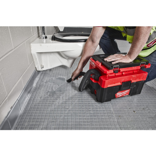 Фото - Пылесос моющий с контейнером Milwaukee M18 FPOVCL-0 (4933478187)