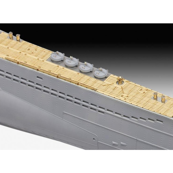 Фото - Набір для моделювання техніки Revell Німецький підводний човен типу VII C/41 (RVL-05163)