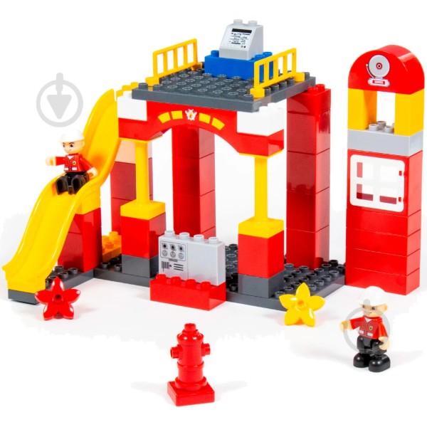 Фото - Пластиковий конструктор KID'S HOME TOYS Пожежна станцiя великі деталі 76 ел. (188-102)