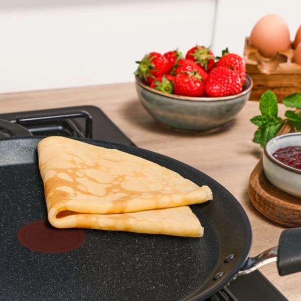 Фото - Сковорода для блинов Tefal G3213832 Expertise 25 см