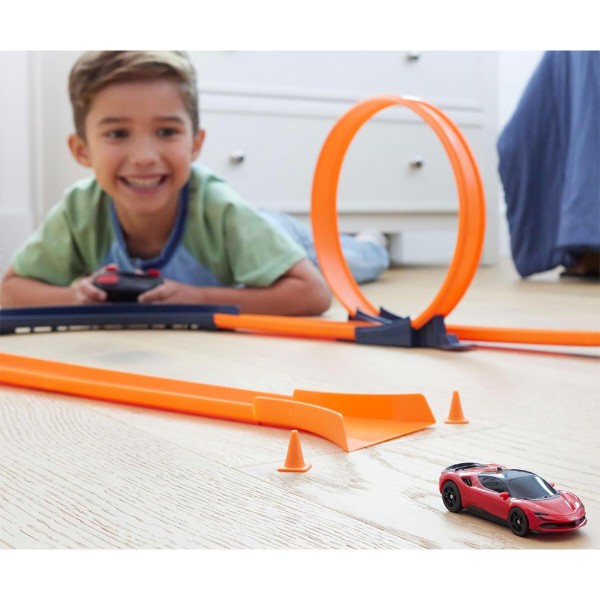 Фото - Радіокерована машинка Hot Wheels «Ferrari SF90 Stradale Assetto Fiorano» (JGD09)