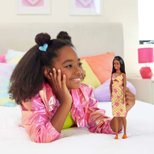 Фото - Одяг та аксесуари для ляльки Barbie "Стильні наряди" (HYT61)