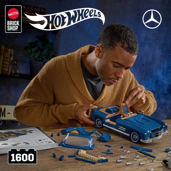 Фото - Колекційна машинка-конструктор Mattel Brick Shop "Mercedez-Benz 300 SL" (HWW25)