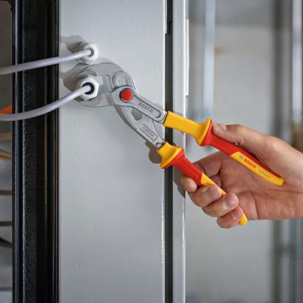 Фото - Набір інструментів Bosch Professional VDE 37 шт. (1.600.A02.NG4)