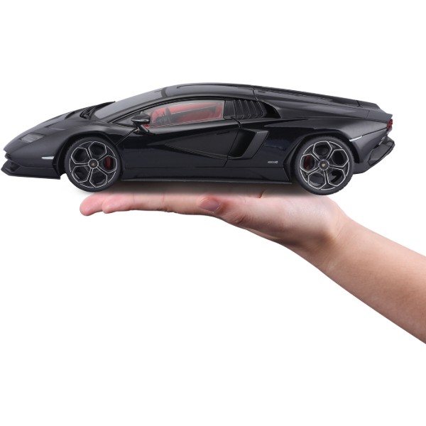 Фото - Коллекционная машинка 1:18 Maisto Lamborghini Countach LPI 800-4 (31459 black)