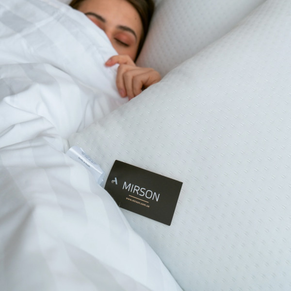 Фото - Подушка стандартна MirSon №804 Julia EcoSilk Hand made 60х60 см (2200003197013)