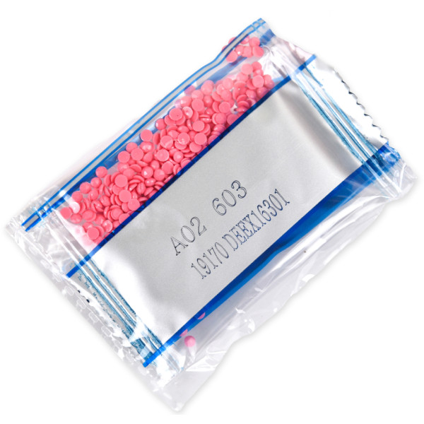 Фото - Алмазний живопис Strateg Панда серед троянд 30х30 см (DEEX16305)