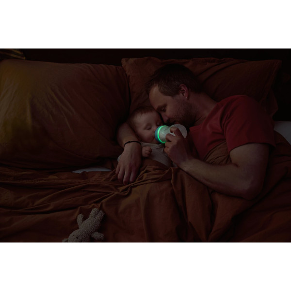 Фото - Бутылочка для кормления Philips Avent ночная Natural Естественный поток, 260 мл + Соска Ultra Soft 0-6 мес. (SCD838/17)