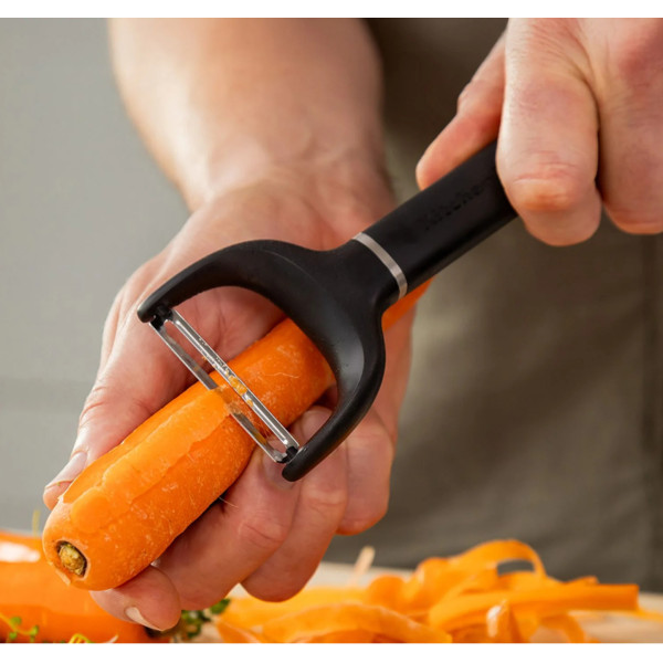 Фото - Овощечистка KitchenAid Classic 17.5 см черный (KHH145OHOBEG)