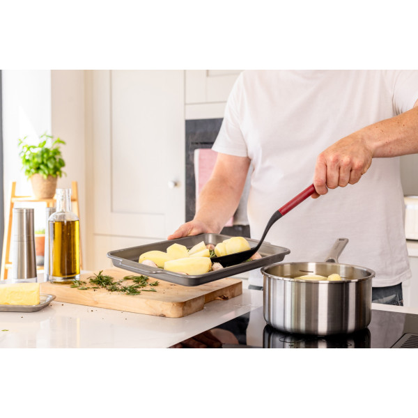 Фото - Ложка поварская KitchenAid Classic 34 см красный (KHA004OHEREG)