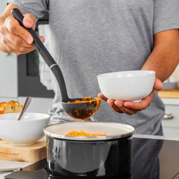 Фото - Половник KitchenAid Classic 31 см черный (KHH006OHOBEG)