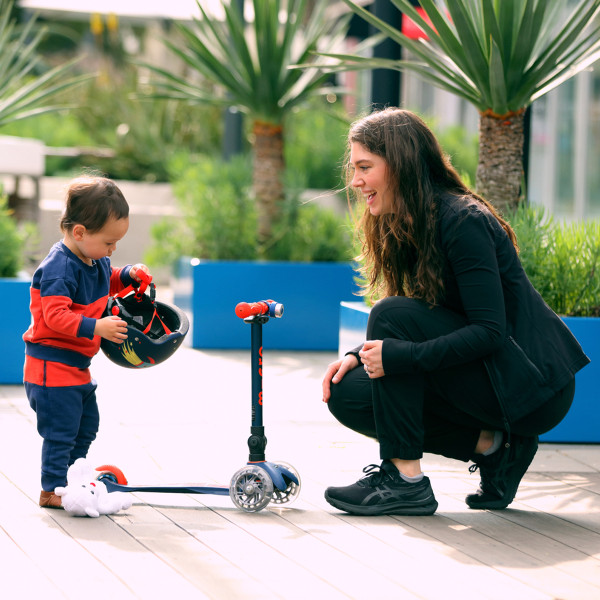 Фото - Триколісний самокат Micro серії Mini Deluxe Foldable LED – Синій (MMD196)