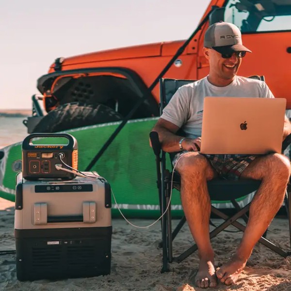 Фото - Зарядная станция универсальная Jackery Explorer 240 EU1