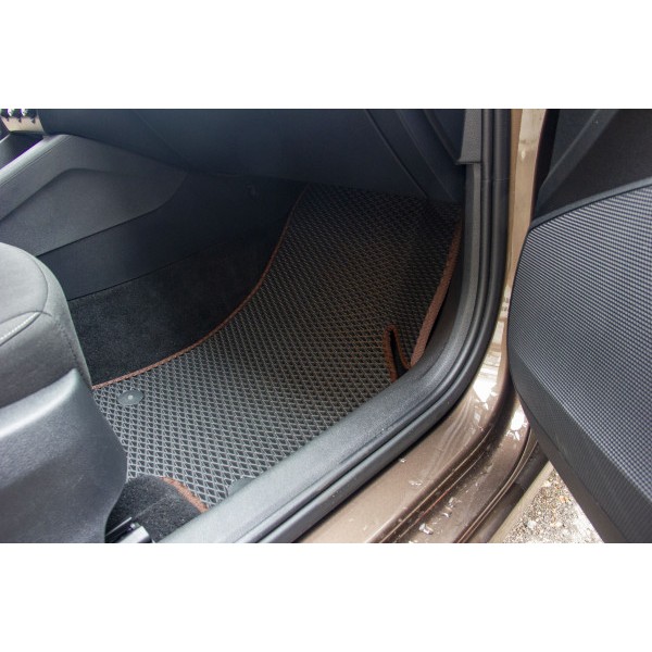 Фото - Килимки з екошкіри в салон авто передні EVAtech для Octavia A7 AT Skoda 2013-2020 3 покоління Liftback EU (SK3639A2AV4BBB)