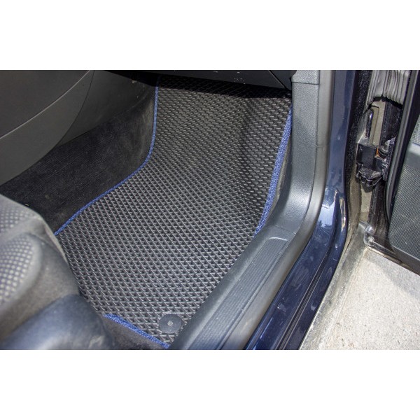 Фото - Коврики из экокожи в салон авто передние EVAtech для Passat (B6) (with armrest) Volkswagen 2005-2010 6 поколение Sedan EU VW31277AO2TL4BBB