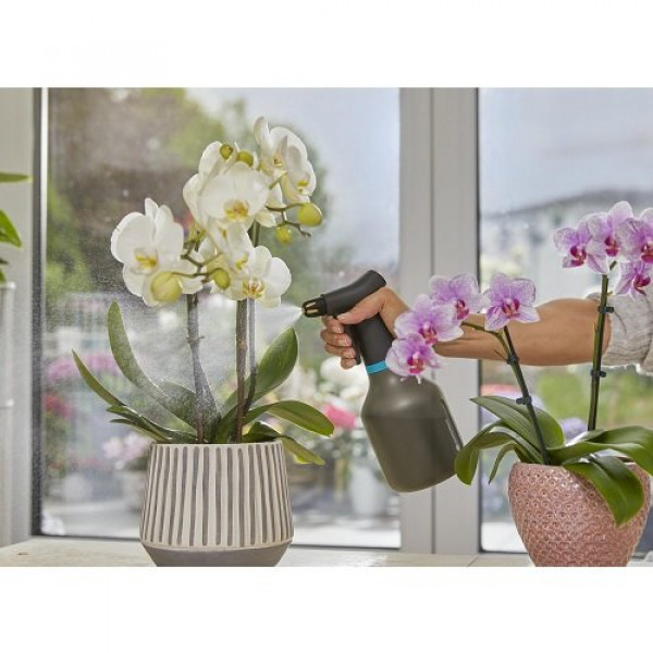 Фото - Обприскувач ручний Gardena з латунним соплом 0.75 л (11110-20.000.00)