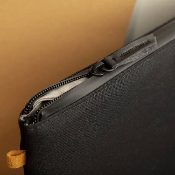 Фото - Чохол для ноутбука Native Union W.F.A Stow Lite 16" Sleeve Case Black for MacBook Pro 16" (STOW-LT-MBS-BLK-16)
